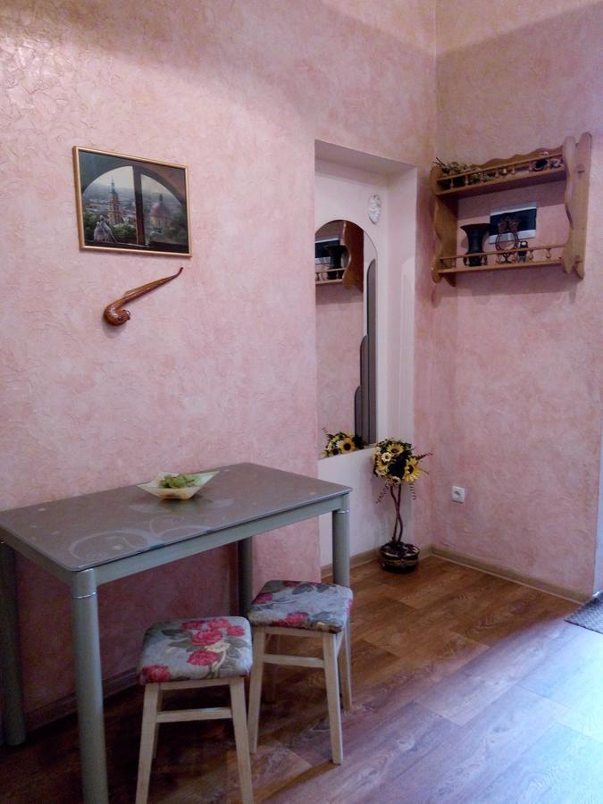Flat On Sheptytskykh Lviv