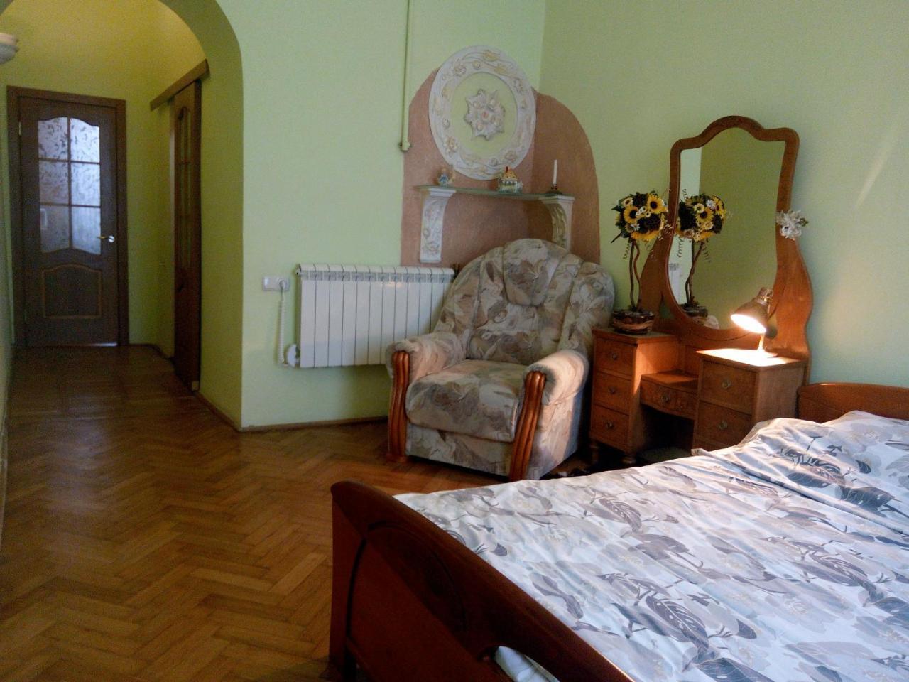Daire Flat On Sheptytskykh Lviv